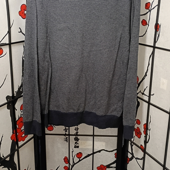 Banana Republic Blue Sweater - Picture 4 of 4